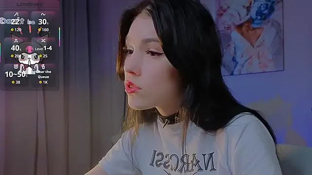 Snapshot of Sophie_SkyAngel chatting on 6, 11, 2025 Sophie SkyAngel online show from 6, 11, 2025