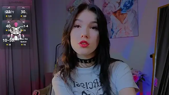 Snapshot of Sophie_SkyAngel chatting on 11, 11, 2025 Sophie SkyAngel online show from 11, 11, 2025