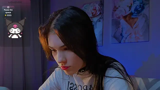 Snapshot of Sophie_SkyAngel chatting on 13, 11, 2025 Sophie SkyAngel online show from 13, 11, 2025