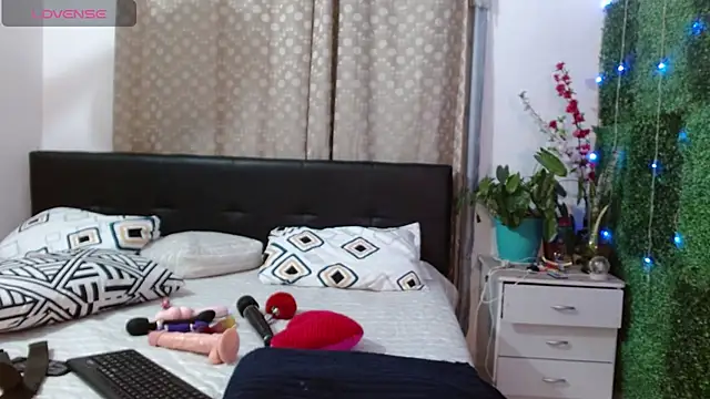 angelly  kate online show from 11, 9, 2025