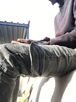 cuminsidebby online show from 15, 4, 2026