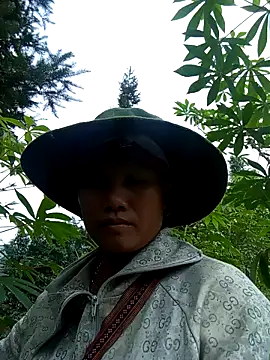 Snapshot of Bibilenu chatting on 12, 9, 2025 Bibilenu online show from 12, 9, 2025