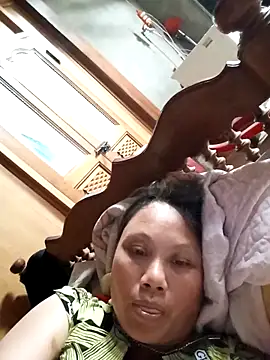 Snapshot of Bibilenu chatting on 12, 10, 2025 Bibilenu online show from 12, 10, 2025