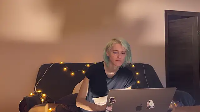 Snapshot of Lea_Elfie chatting on 24, 3, 2026 Lea Elfie online show from 24, 3, 2026