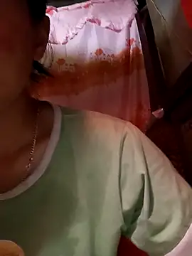 Snapshot of Phuongphuongg chatting on 10, 9, 2025 Phuongphuongg online show from 10, 9, 2025