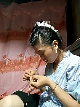 Snapshot of Phuongphuongg chatting on 2, 10, 2025 Phuongphuongg online show from 2, 10, 2025