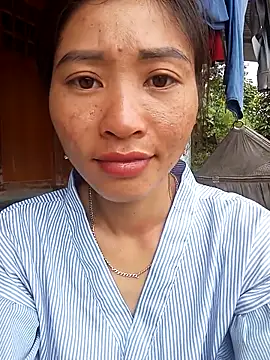 Snapshot of Phuongphuongg chatting on 8, 10, 2025 Phuongphuongg online show from 8, 10, 2025