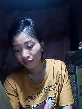 Snapshot of Phuongphuongg chatting on 8, 10, 2025 Phuongphuongg online show from 8, 10, 2025