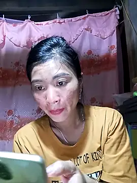 Snapshot of Phuongphuongg chatting on 9, 10, 2025 Phuongphuongg online show from 9, 10, 2025