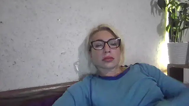 Snapshot of fox_red_lady7 chatting on 7, 10, 2025 fox red lady7 online show from 7, 10, 2025