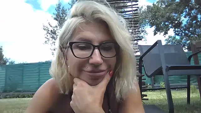 Snapshot of fox_red_lady7 chatting on 5, 7, 2026 fox red lady7 online show from 5, 7, 2026