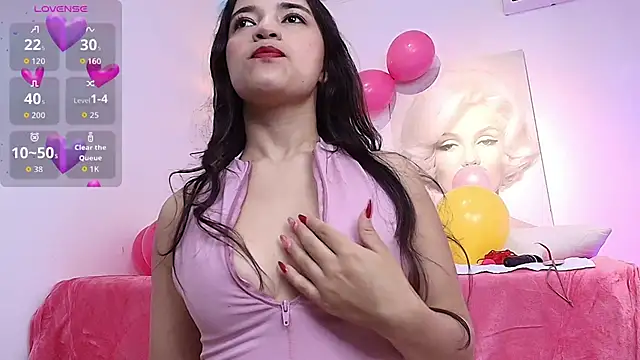 Snapshot of LUNAA___ chatting on 27, 9, 2025 LUNAA online show from 27, 9, 2025