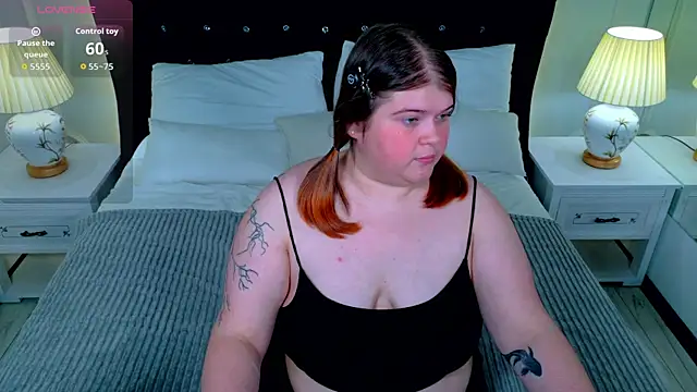 Snapshot of Mia_Ray chatting on 1, 10, 2025 Mia Ray online show from 1, 10, 2025