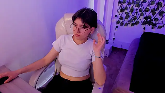 Snapshot of Nathaly_ds chatting on 12, 10, 2025 Nathaly ds online show from 12, 10, 2025