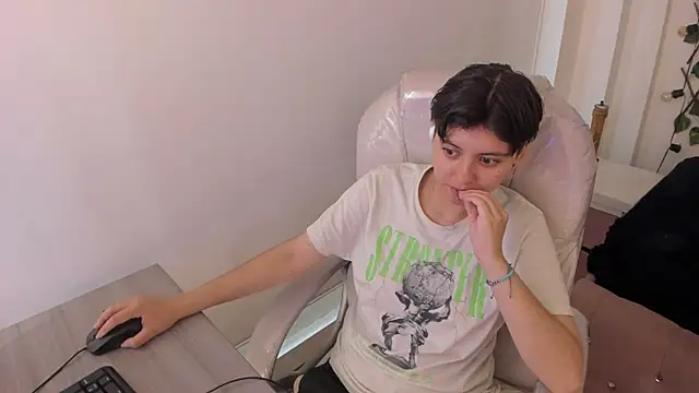 Snapshot of Nathaly_ds chatting on 21, 10, 2025 Nathaly ds online show from 21, 10, 2025