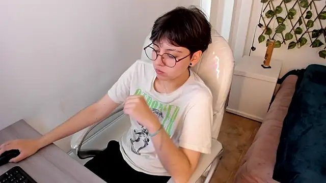 Snapshot of Nathaly_ds chatting on 13, 11, 2025 Nathaly ds online show from 13, 11, 2025