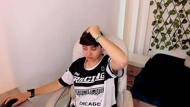 Snapshot of Nathaly_ds chatting on 18, 11, 2025 Nathaly ds online show from 18, 11, 2025