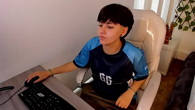 Snapshot of Nathaly_ds chatting on 2, 12, 2025 Nathaly ds online show from 2, 12, 2025