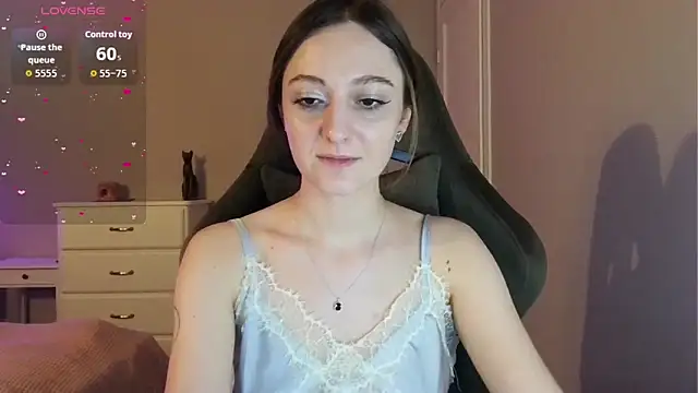 Snapshot of white_liillyy chatting on 14, 6, 2026 white liillyy online show from 14, 6, 2026