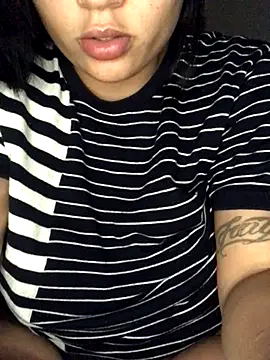 Snapshot of Babebommer chatting on 4, 12, 2025 Babebommer online show from 4, 12, 2025