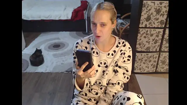 Snapshot of Ur_SweetLuckyGirl777 chatting on 23, 9, 2025 Ur SweetLuckyGirl777 online show from 23, 9, 2025
