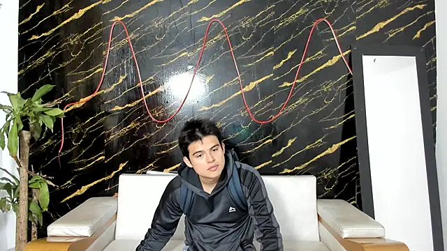 Snapshot of invincible200 chatting on 13, 9, 2025 invincible200 online show from 13, 9, 2025