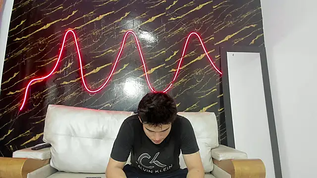 Snapshot of invincible200 chatting on 17, 9, 2025 invincible200 online show from 17, 9, 2025