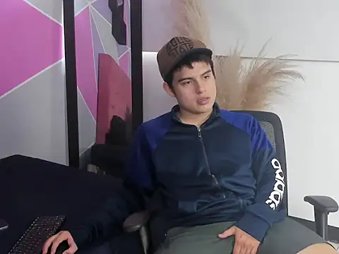 Snapshot of invincible200 chatting on 26, 9, 2025 invincible200 online show from 26, 9, 2025