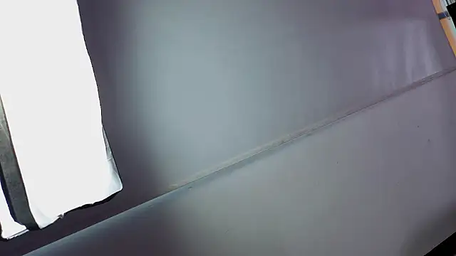 Snapshot of invincible200 chatting on 2, 10, 2025 invincible200 online show from 2, 10, 2025