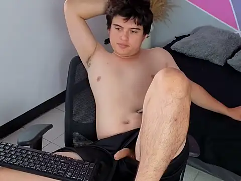 Snapshot of invincible200 chatting on 13, 11, 2025 invincible200 online show from 13, 11, 2025