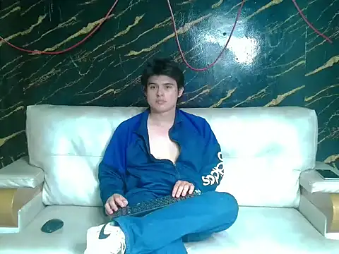 Snapshot of invincible200 chatting on 28, 11, 2025 invincible200 online show from 28, 11, 2025