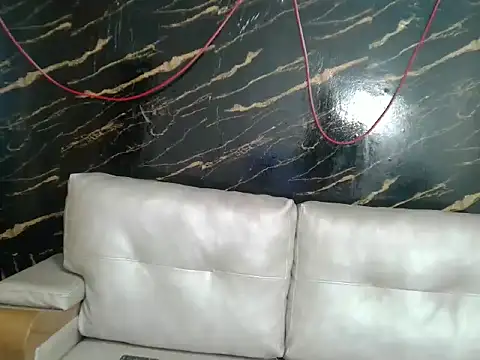 Snapshot of invincible200 chatting on 3, 12, 2025 invincible200 online show from 3, 12, 2025