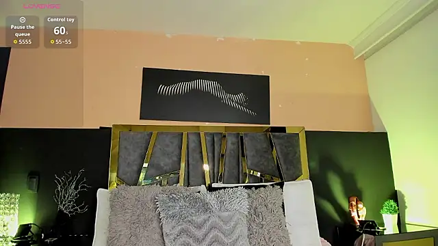 ScarletTorres online show from 2, 2, 2026