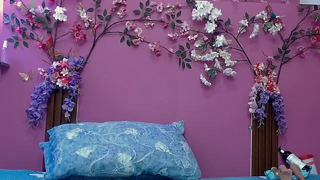 skinnybarbie022 online show from 21, 11, 2025