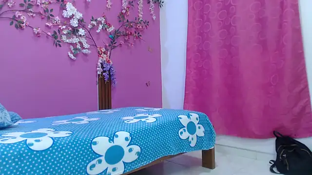 Snapshot of skinnybarbie022 chatting on 3, 2, 2026 skinnybarbie022 online show from 3, 2, 2026