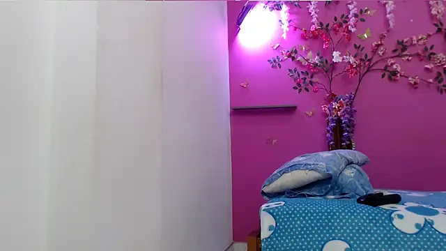 Snapshot of skinnybarbie022 chatting on 1, 3, 2026 skinnybarbie022 online show from 1, 3, 2026