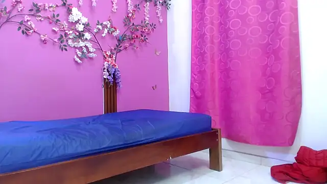 skinnybarbie022 online show from 16, 4, 2026