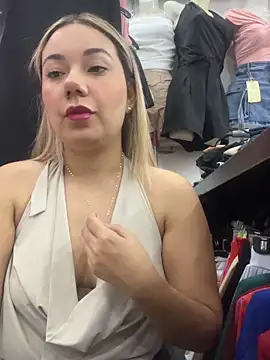 Snapshot of Fabii15 chatting on 24, 9, 2025 Fabii15 online show from 24, 9, 2025