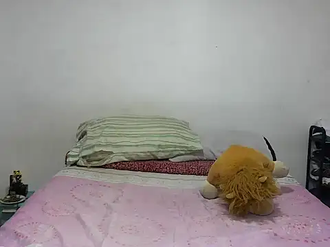 Snapshot of MeganAndMax@xh chatting on 14, 12, 2025 MeganAndMaxxh online show from 14, 12, 2025