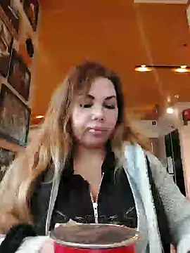 Snapshot of Alisasex@xh chatting on 3, 2, 2025 Alisasexxh online show from 3, 2, 2025