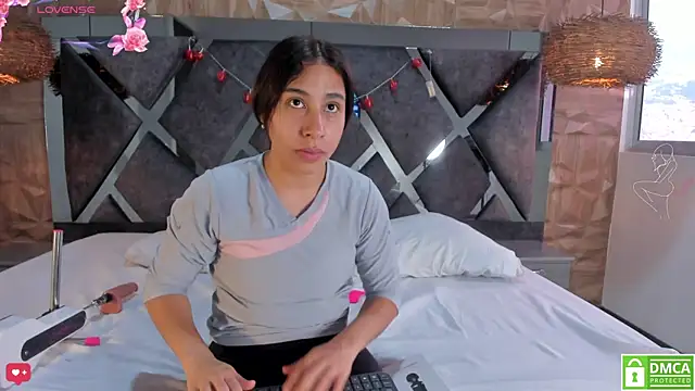 Selene  Lopez  online show from 27, 2, 2026