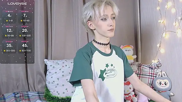 Snapshot of NextVibe_ chatting on 5, 12, 2025 NextVibe online show from 5, 12, 2025