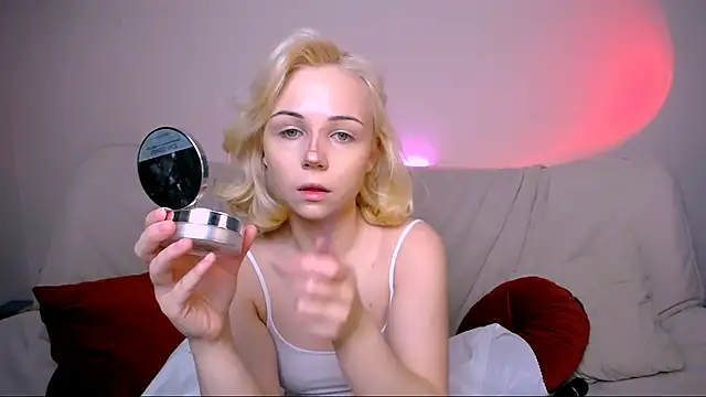 Charlotte Colinss online show from 19, 2, 2026