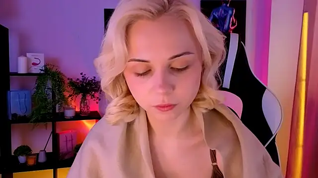 Charlotte Colinss online show from 21, 5, 2026