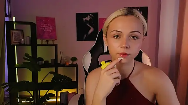Snapshot of Charlotte_Colinss chatting on 22, 6, 2026 Charlotte Colinss online show from 22, 6, 2026