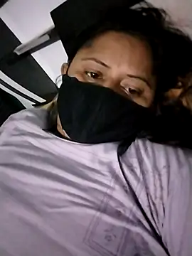 Snapshot of Sexey-Rani chatting on 27, 10, 2025 Sexey-Rani online show from 27, 10, 2025