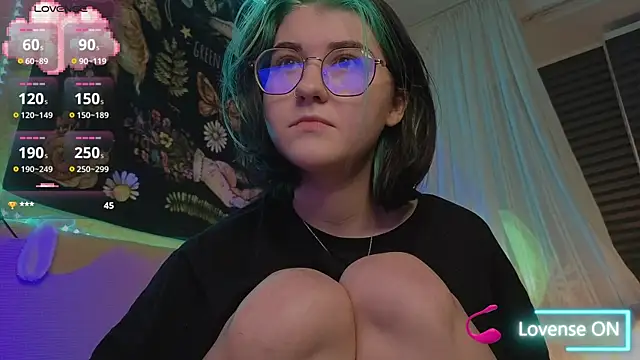 Snapshot of Miko_Meow chatting on 5, 12, 2025 Miko Meow online show from 5, 12, 2025