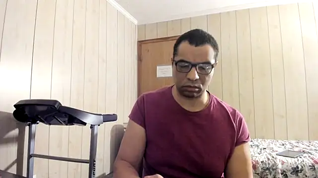 Snapshot of NaturalBeautyQueen chatting on 15, 6, 2026 NaturalBeautyQueen online show from 15, 6, 2026