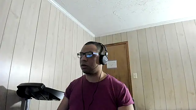 Snapshot of NaturalBeautyQueen chatting on 4, 7, 2026 NaturalBeautyQueen online show from 4, 7, 2026