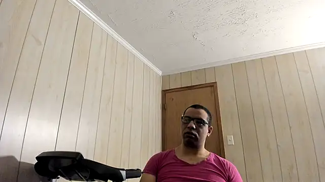 Snapshot of NaturalBeautyQueen chatting on 17, 7, 2026 NaturalBeautyQueen online show from 17, 7, 2026